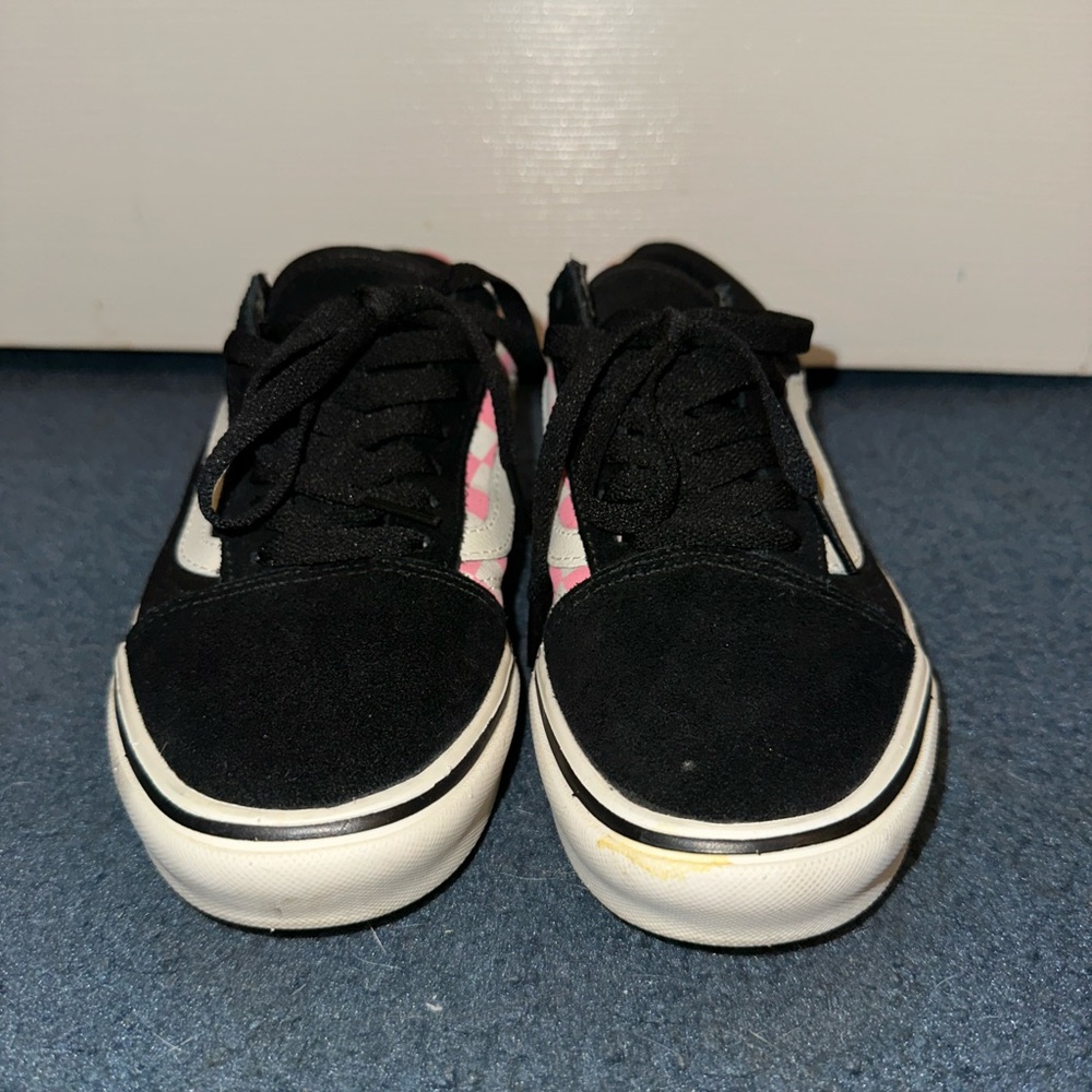 VANS - Picture 2 of 6